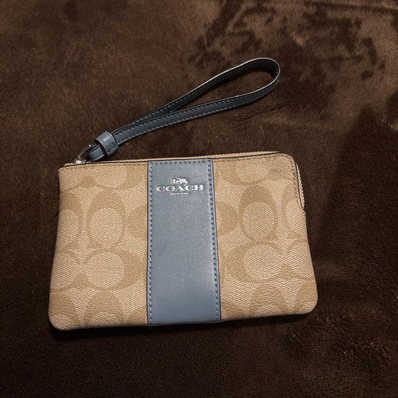 Corner Zip Wristlet
In Signature Canvas With Stripe - Picture 3 of 6
